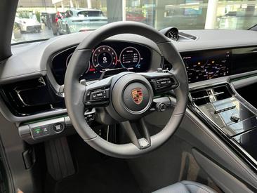 Porsche Panamera III 4 — photo 15