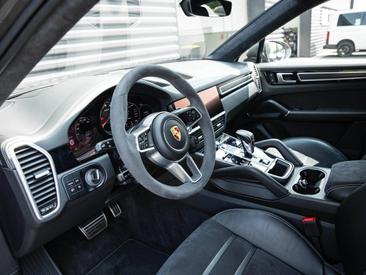 Porsche Cayenne III GTS Coupé — photo 12