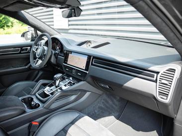 Porsche Cayenne III GTS Coupé — photo 16