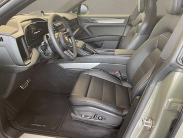 Porsche Cayenne E4 Coupé Electric — photo 13