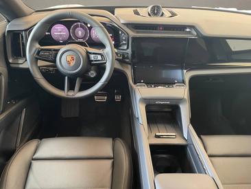 Porsche Cayenne E4 Coupé Electric — photo 14