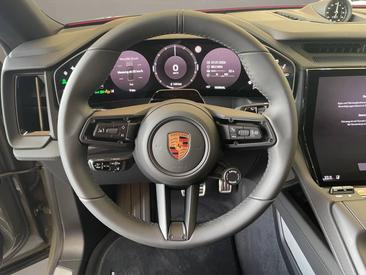 Porsche Cayenne E4 Coupé Electric — photo 15