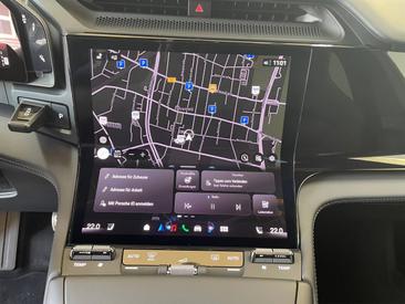 Porsche Cayenne E4 Coupé Electric — photo 18