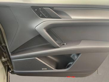 Porsche Cayenne E4 Coupé Electric — photo 20