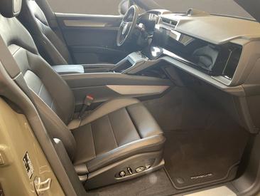 Porsche Cayenne E4 Coupé Electric — photo 21