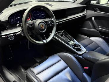 Porsche 992 I Targa 4S — photo 14