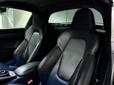Porsche 992 I Targa 4S — photo 15