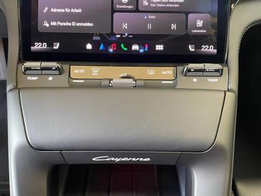 Porsche Cayenne E4 Coupé Electric — photo 26