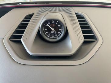 Porsche Cayenne E4 Coupé Electric — photo 27