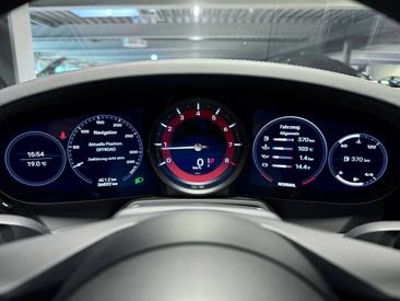Porsche 992 I Targa 4S — photo 19