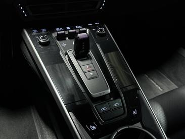 Porsche 992 I Targa 4S — photo 21