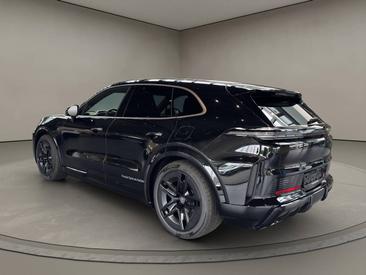 Porsche Cayenne E4 Turbo Electric — photo 3