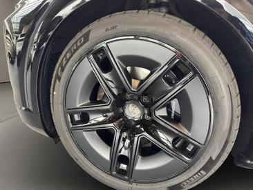Porsche Cayenne E4 Turbo Electric — photo 10