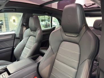 Porsche Cayenne E4 Turbo Electric — photo 12