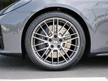 Porsche Panamera III 4 E-Hybrid — photo 8