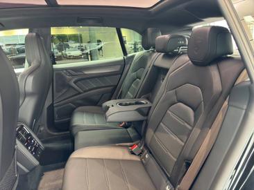Porsche Cayenne E4 Turbo Electric — photo 13