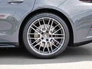 Porsche Panamera III 4 E-Hybrid — photo 9