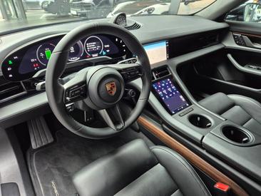 Porsche Taycan ph2 GTS Sport Turismo — photo 18
