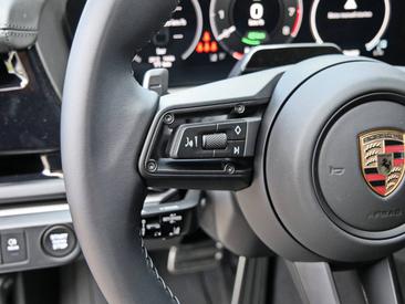 Porsche Panamera III 4 E-Hybrid — photo 18