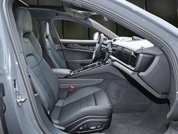 Porsche Panamera III 4 E-Hybrid — photo 21