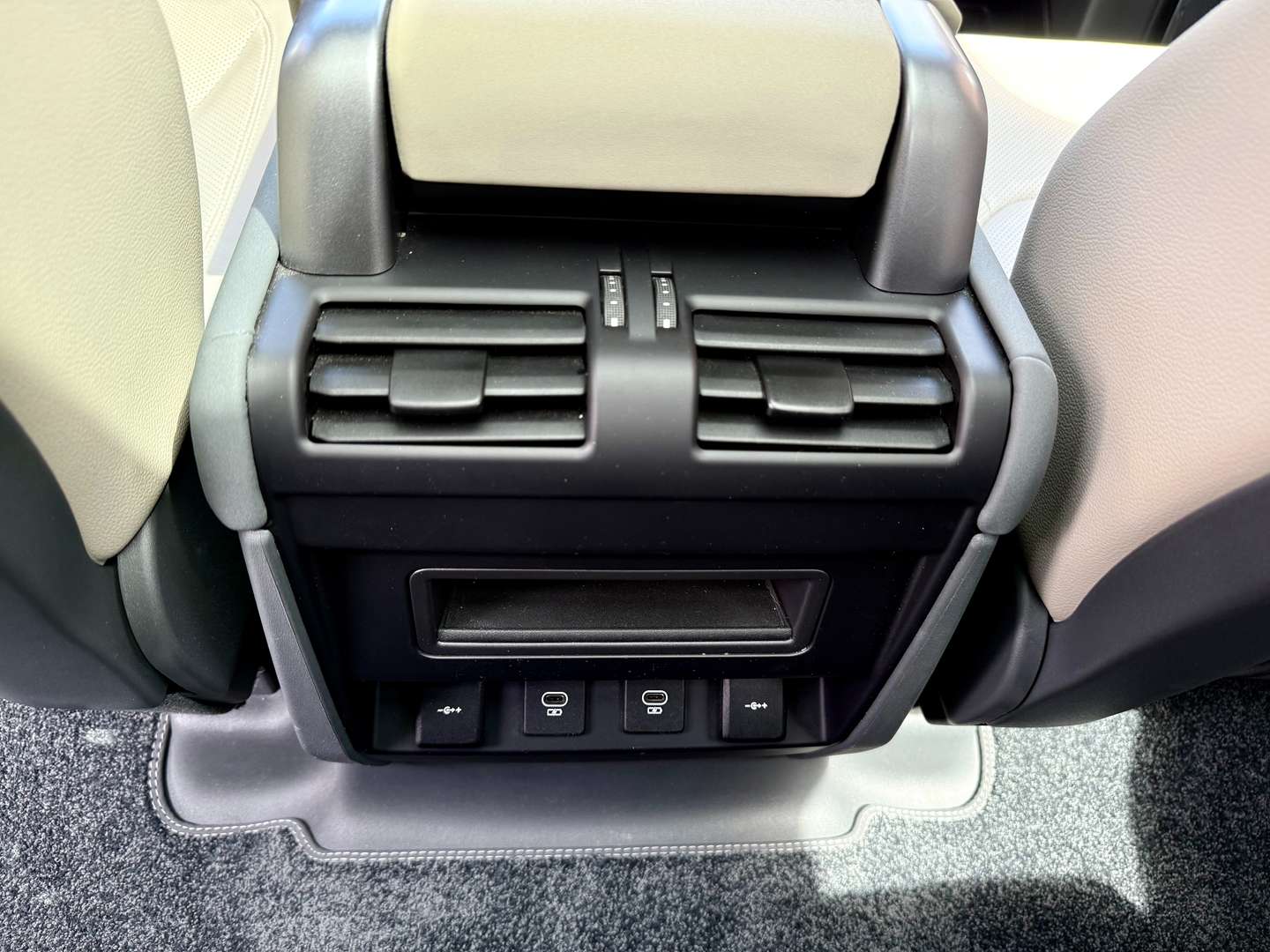 Land Rover Defender 110 P400 S - 2022 - Joinsteer - #25