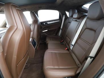 Porsche Cayenne III Turbo S E-Hybrid — photo 14
