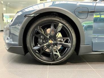 Porsche Taycan ph2 4 Cross Turismo — photo 10