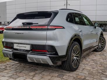 Porsche Cayenne E4 S Electric — photo 5