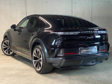 Porsche Cayenne E4 Coupé Electric — photo 3