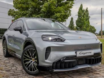 Porsche Cayenne E4 S Electric — photo 7