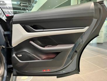 Porsche Taycan ph2 4 Cross Turismo — photo 18