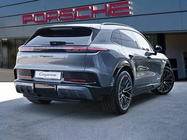 Porsche Cayenne E4 S Electric — photo 3