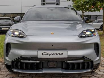 Porsche Cayenne E4 S Electric — photo 8