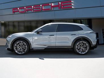 Porsche Cayenne E4 S Electric — photo 5