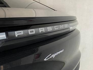 Porsche Cayenne E4 Coupé Electric — photo 8