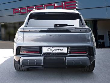 Porsche Cayenne E4 S Electric — photo 7