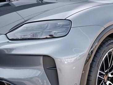 Porsche Cayenne E4 S Electric — photo 8