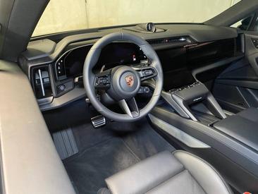 Porsche Cayenne E4 Coupé Electric — photo 11