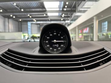 Porsche Taycan ph2 4 Cross Turismo — photo 24