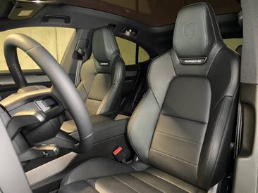 Porsche Cayenne E4 Coupé Electric — photo 12
