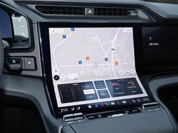 Porsche Cayenne E4 S Electric — photo 13