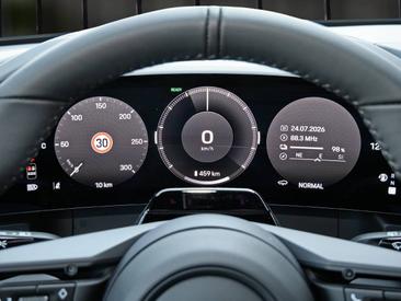 Porsche Cayenne E4 S Electric — photo 16