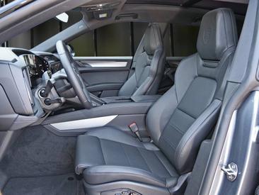 Porsche Cayenne E4 S Electric — photo 18