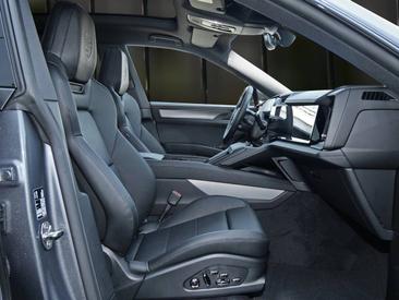 Porsche Cayenne E4 S Electric — photo 19