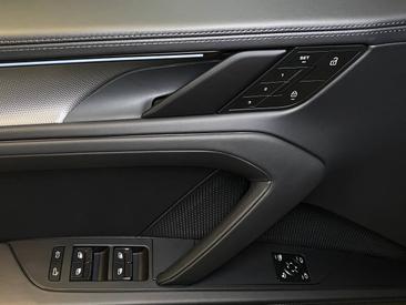 Porsche Cayenne E4 Coupé Electric — photo 22