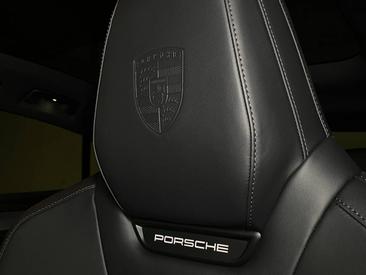 Porsche Cayenne E4 Coupé Electric — photo 23