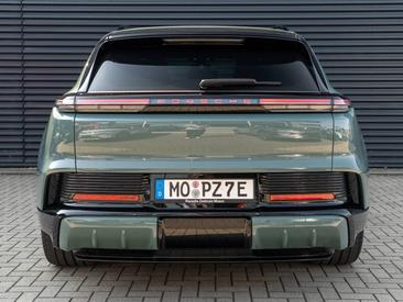 Porsche Cayenne E4 Electric — photo 5