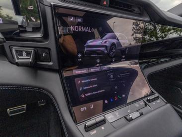 Porsche Cayenne E4 S Electric — photo 27