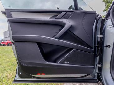 Porsche Cayenne E4 S Electric — photo 34
