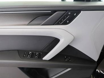 Porsche Cayenne E4 Electric — photo 17